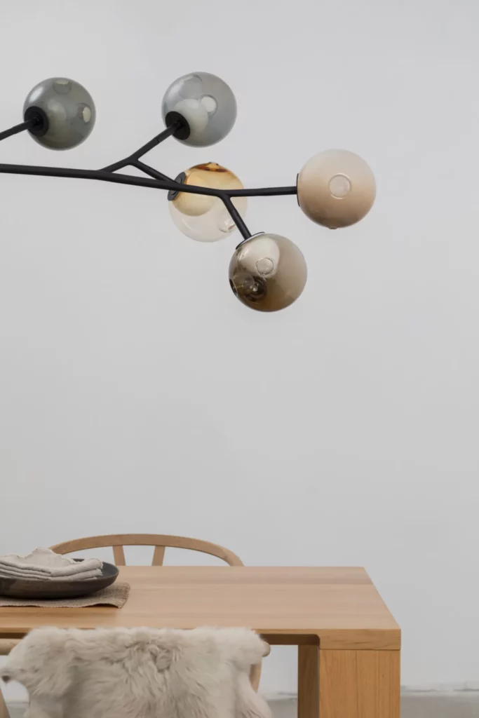 Bocci 28 Luster met zwarte armature – handgemaakt lichtkunstwerk bij Nuances Leuven