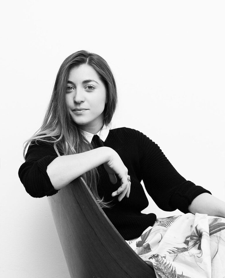 Designobject van Federica Biasi met elegante vormen en minimalistische afwerking, te zien bij Nuances in Leuven.