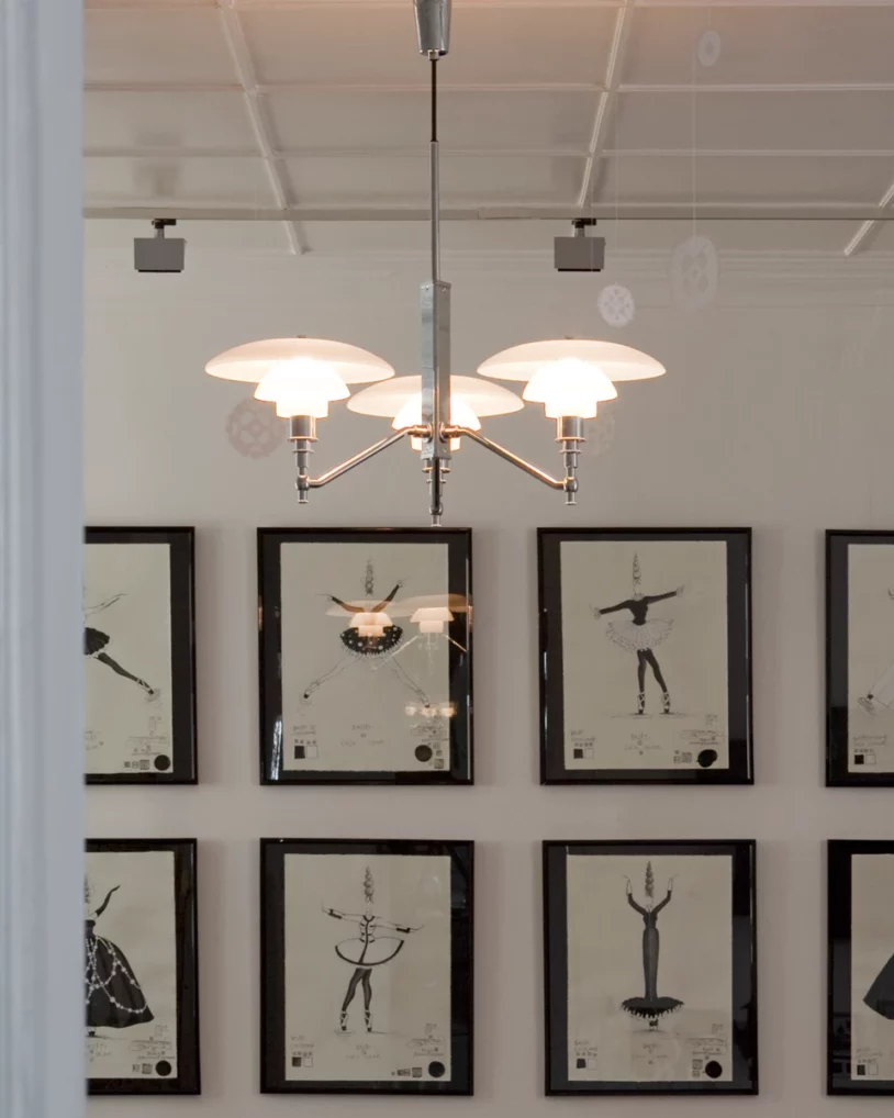PH 3/2 Academy hanglamp van Louis Poulsen met opaalglas, schitteringsvrij lichtdesign bij Nuances Leuven.