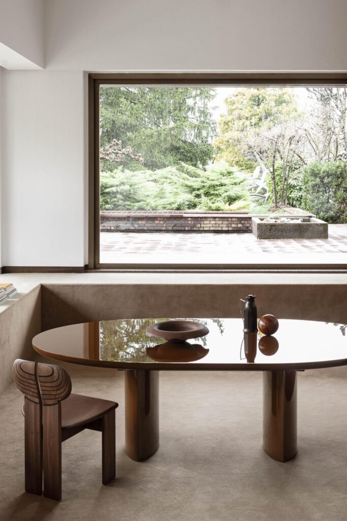 Tacchini Torii Love tafel geïnspireerd op Japanse torii
